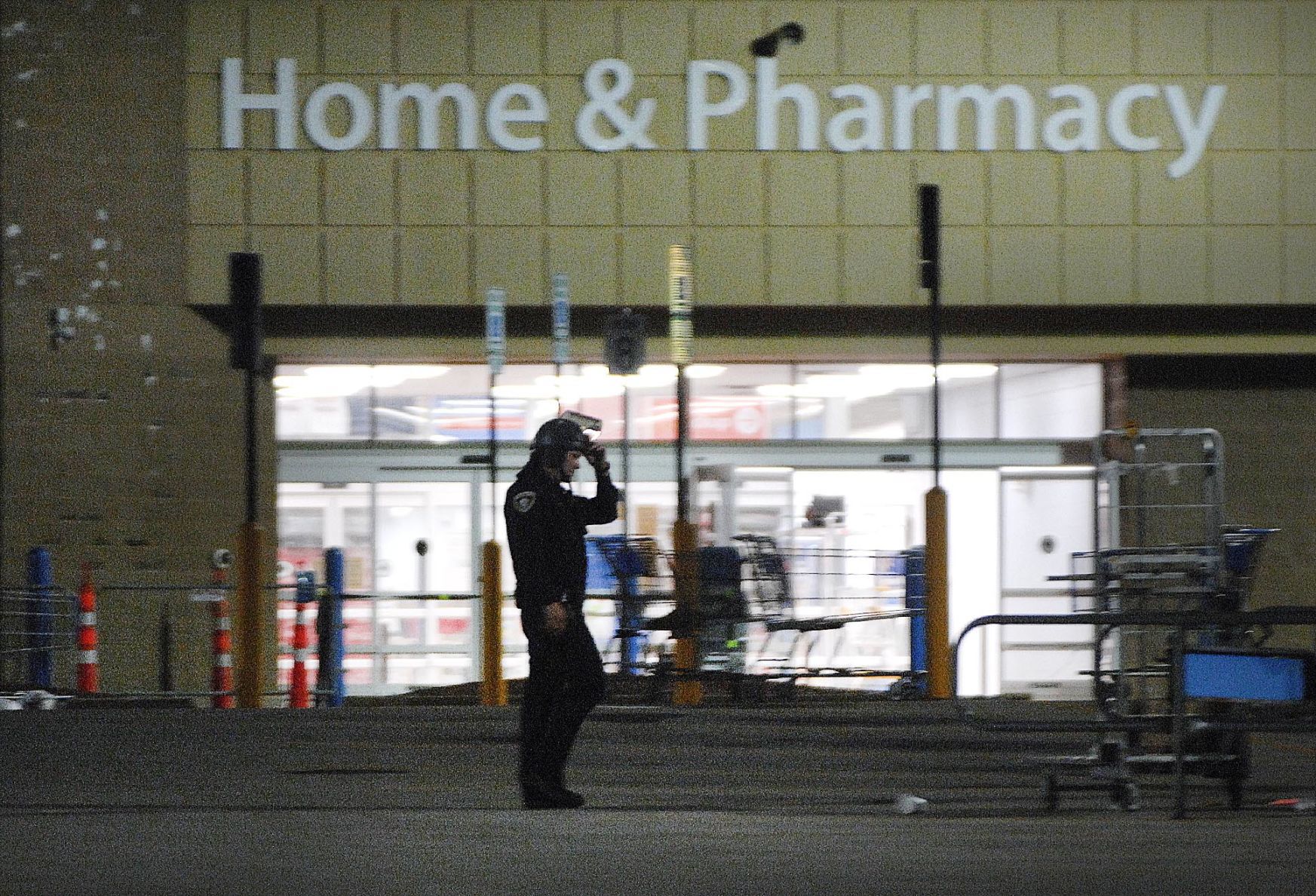 060220-blm-loc-5looters